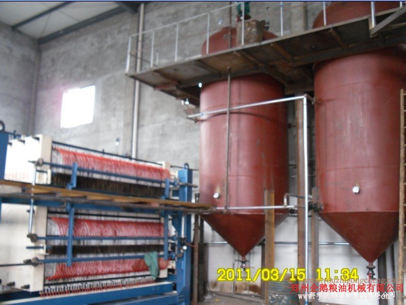 油脂脫蠟設(shè)備 這設(shè)備真心不錯,可以取得好的脫蠟效果(圖1) 油脂脫蠟設(shè)備